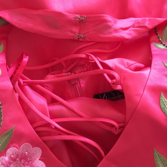 Vintage City Triangles Embellished Gown - Picture 14 of 15